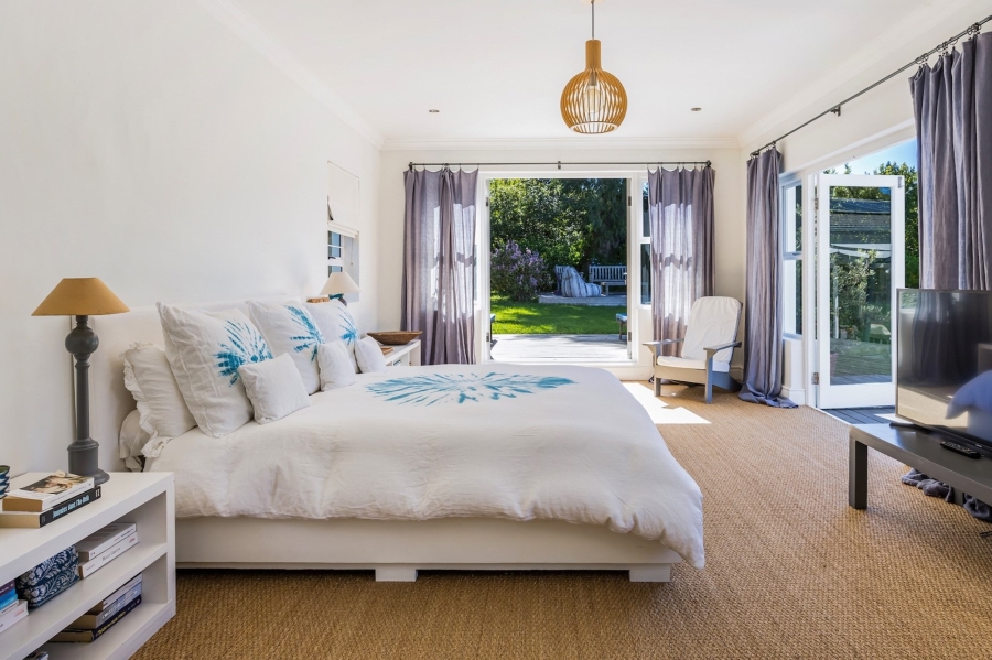 4 Bedroom Property for Sale in Constantia Western Cape
